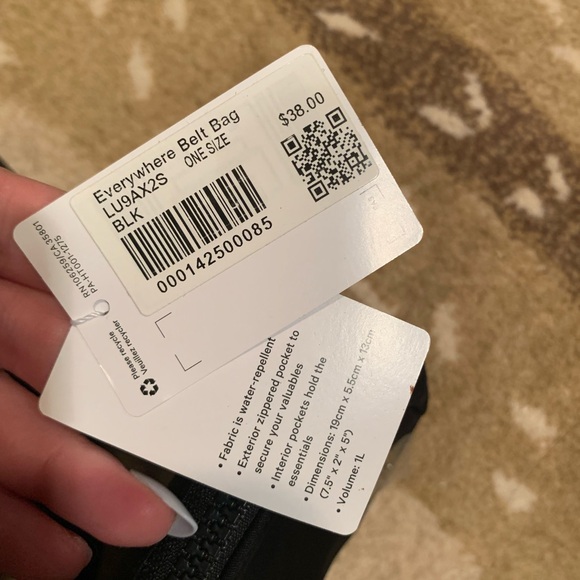 NWT Lululemon belt bag - Picture 3 of 5